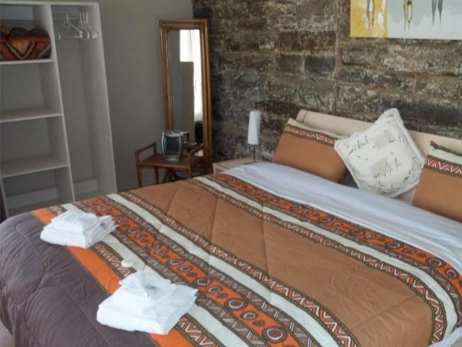 The Whitehouse Inn Sutherland Eksteriør billede